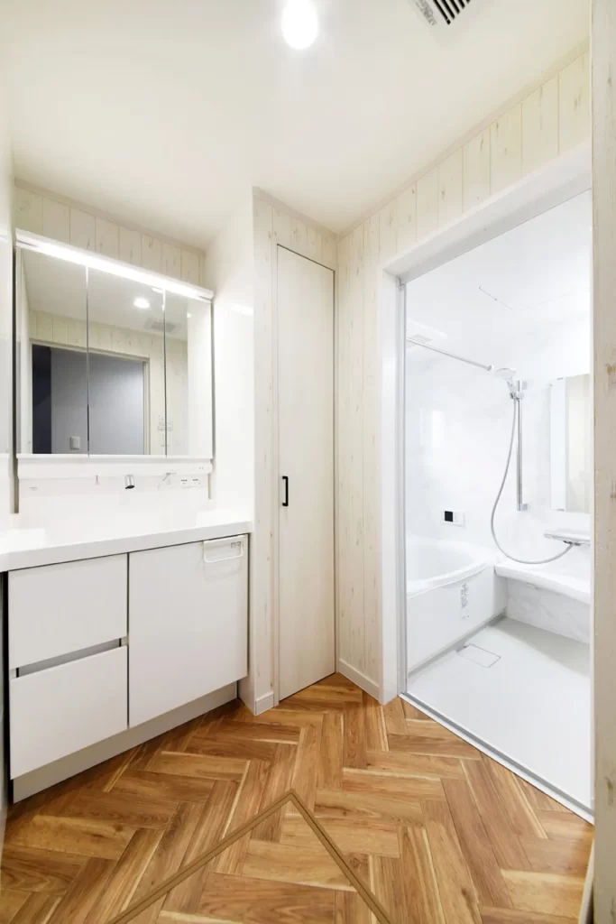 築40年鉄骨造３階建て 洗面所 アフター｜合同会社曉