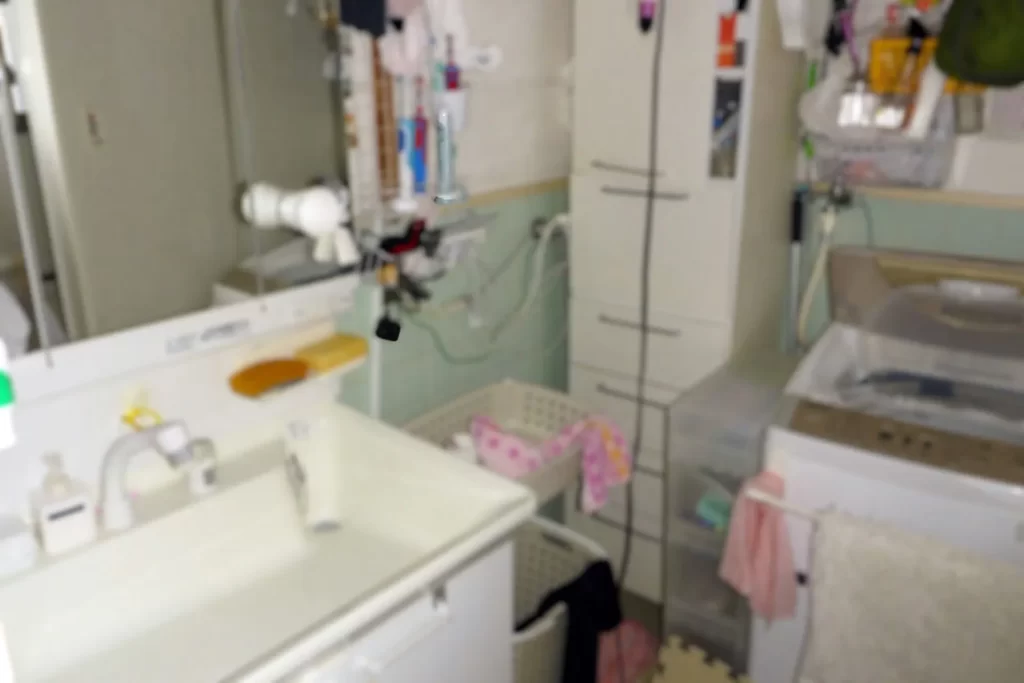 築50年木造2階建て 洗面所 ビフォー｜合同会社曉