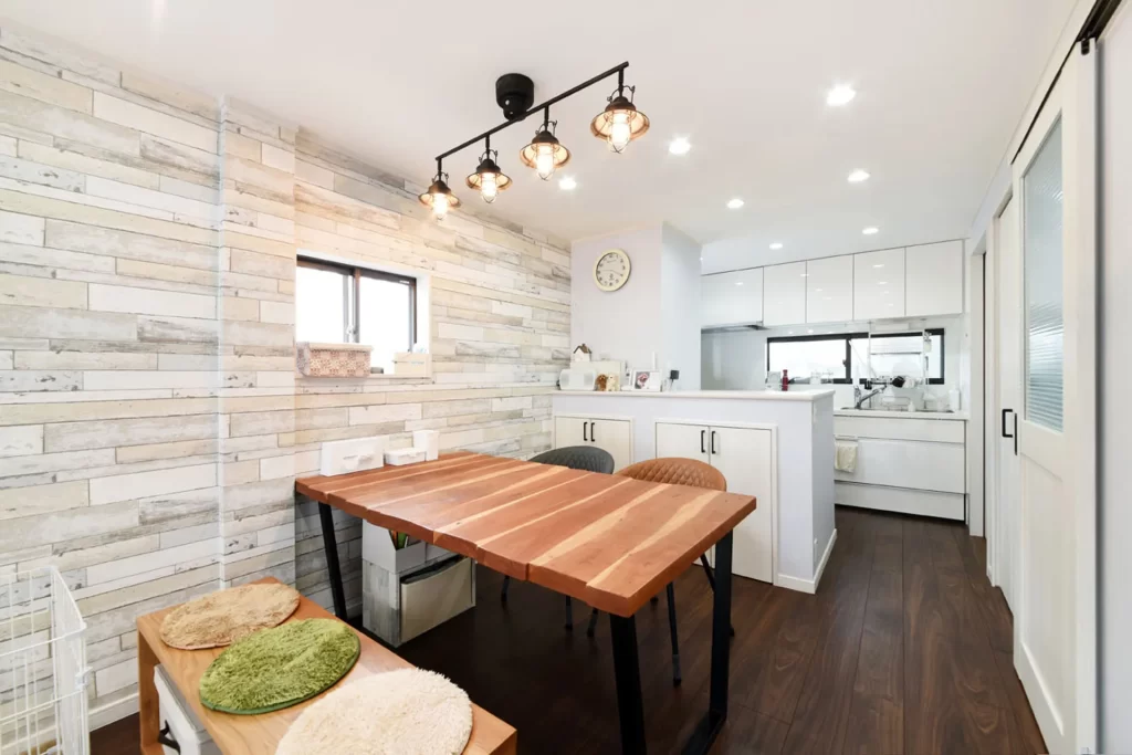 築40年鉄骨造３階建て LDK アフター ｜合同会社曉