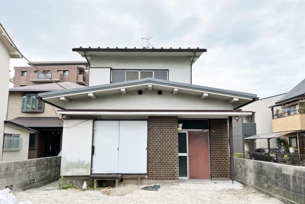 築50年木造2階建て 外観 ビフォー｜合同会社曉